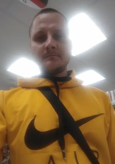 Я Александр, 29, знакомлюсь без обязательств в Северске