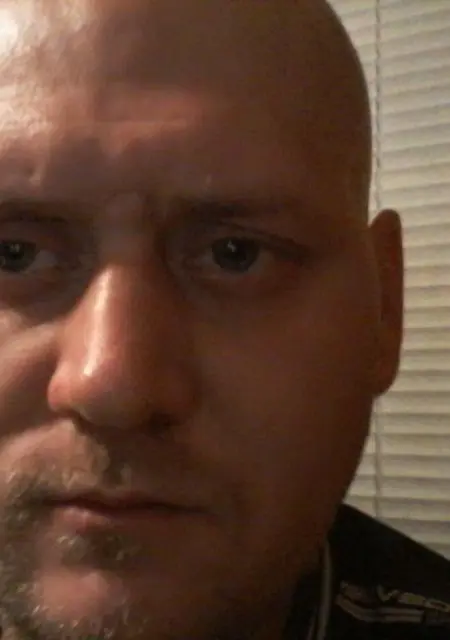 Макс из Верхней Пышмы, мне 46, познакомлюсь для постоянных отношений