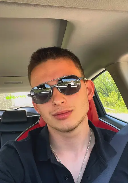 Иван из Щелково, мне 22, познакомлюсь на одну ночь