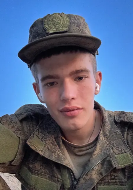 Aleksey из Симферополя, мне 20, познакомлюсь без обязательств