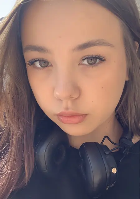 Александра из Краснодара, ищу на сайте знакомства на одну ночь