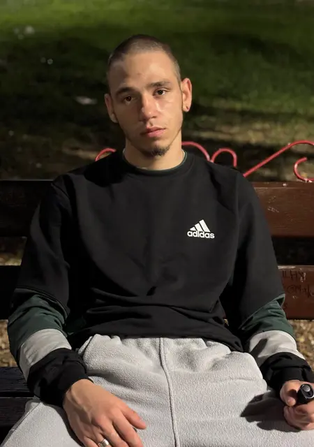 Дима из Курска, мне 21, познакомлюсь для вирта