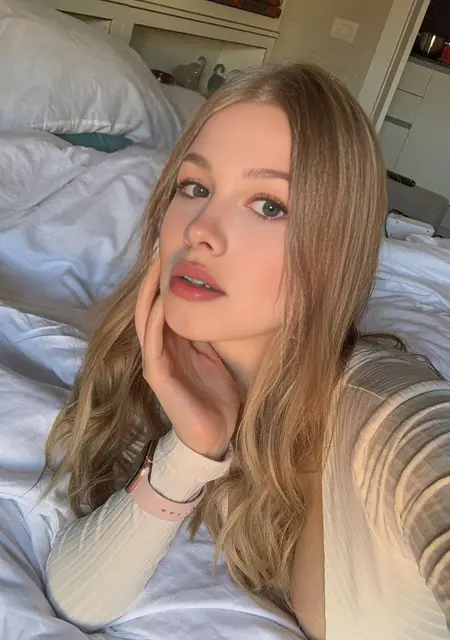 Элис из Челябинска, мне 21, познакомлюсь для общения