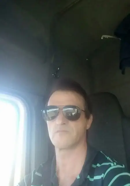 Коля из Североуральска, ищу на сайте знакомства на одну ночь