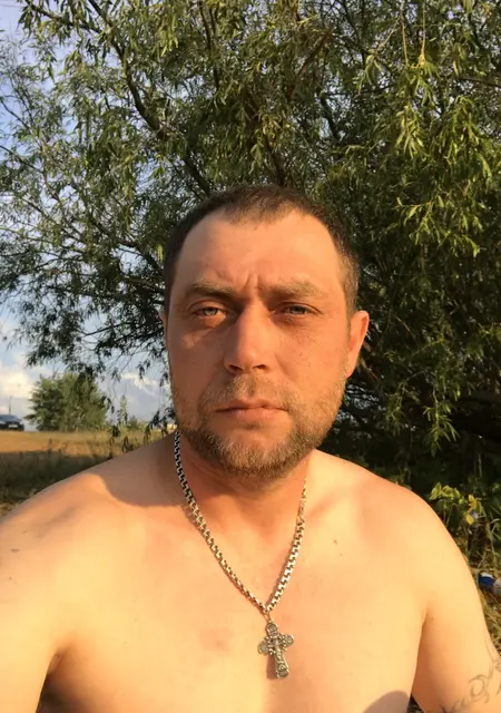 Я Игорь, 42, из Бора, ищу знакомство для постоянных отношений