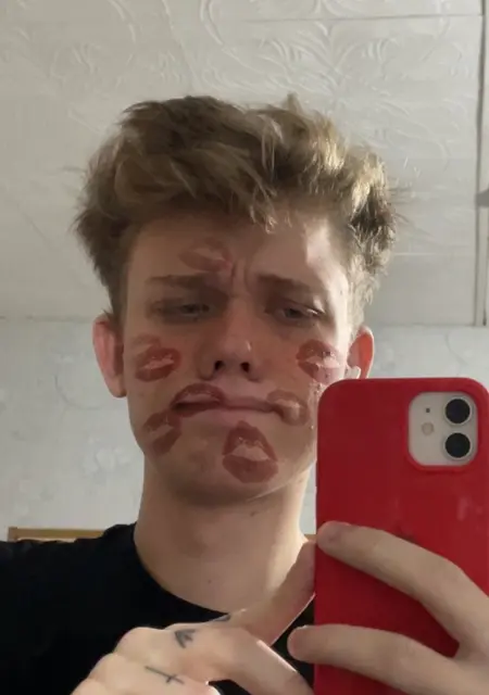 Тёма из Бузулука, мне 21, познакомлюсь для общения