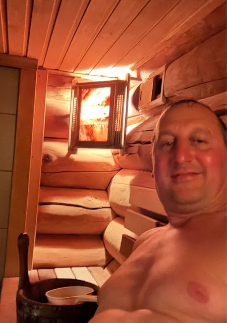 Я Саша, 39, из Находки, ищу знакомство для приятного времяпровождения