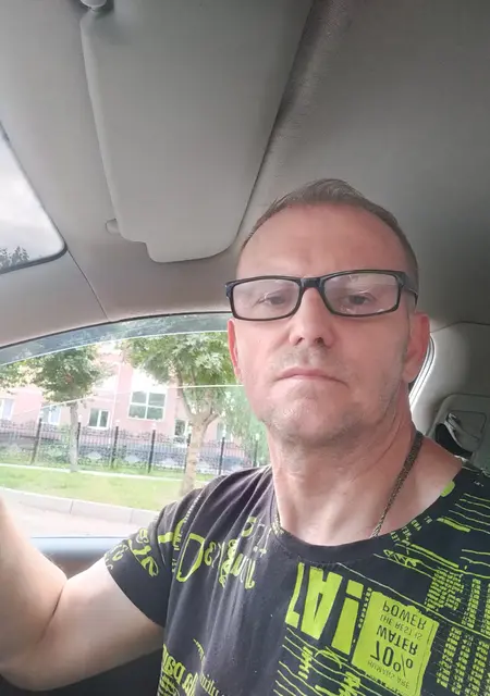 Виталий из Набережных Челнов, мне 55, познакомлюсь для приятного времяпровождения