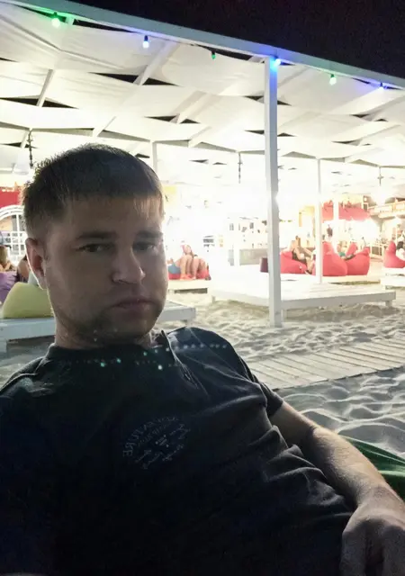Я Рома, 31, из Кривого Рога, ищу знакомства на одну ночь