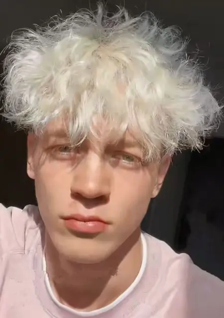 Я Данил, 21, из Ростова-на-Дону, ищу знакомства на одну ночь