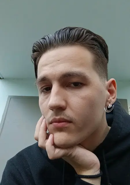 Я Владимир, 22, знакомлюсь без обязательств в Волжском