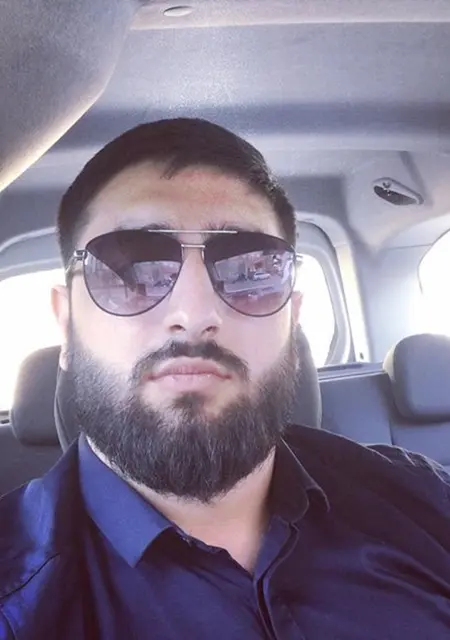 Артур из Лобни, ищу на сайте знакомства на одну ночь