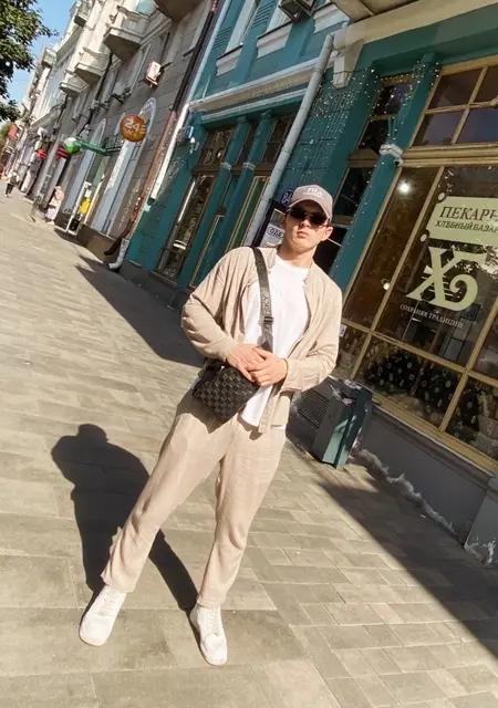 Я Данила, 23, из Серпухова, ищу знакомства без обязательств