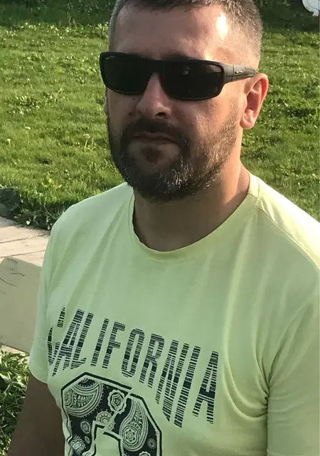 Я Pavel, 44, из Екатеринбурга, ищу знакомство для общения