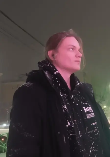 Я Саня, 20, из Рязани, ищу знакомства без обязательств