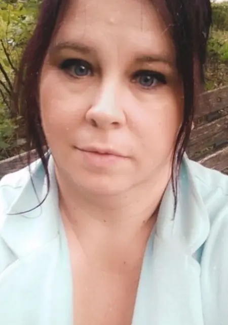 Я Simone, 44, знакомлюсь в Берлине