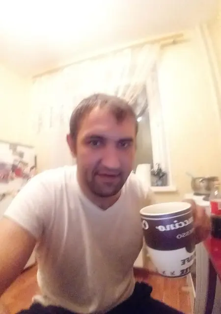 Роман из Пряжи, мне 36, познакомлюсь на одну ночь