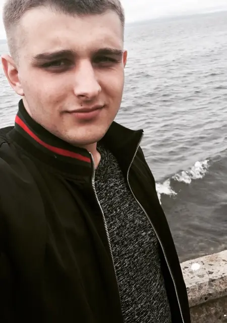 Я Максим, 28, знакомлюсь без обязательств в Дальнереченске