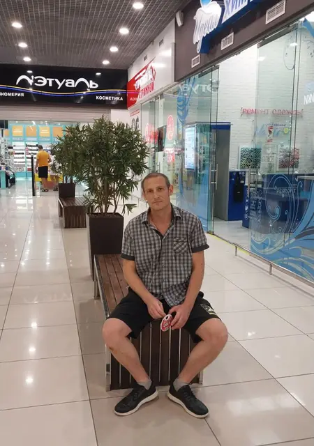 Я Максим, 43, из Севастополя, ищу знакомства без обязательств