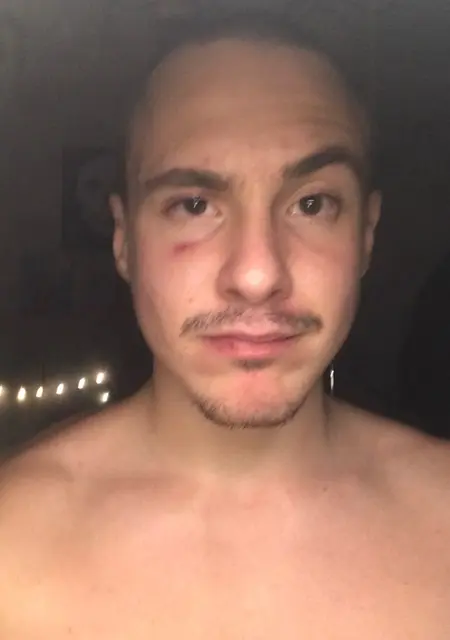 Я Илья, 23, знакомлюсь на одну ночь в Зверевом