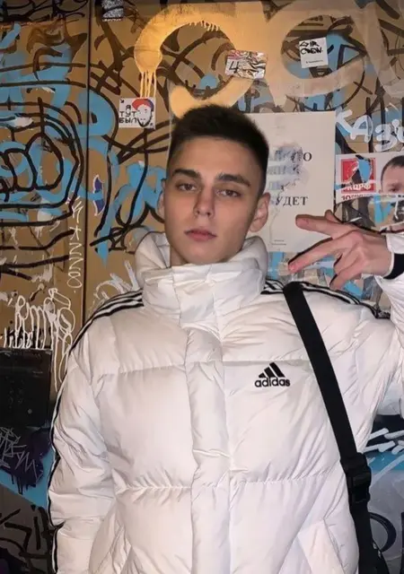 Я Кирилл, 19, знакомлюсь для вирта в Смоленске