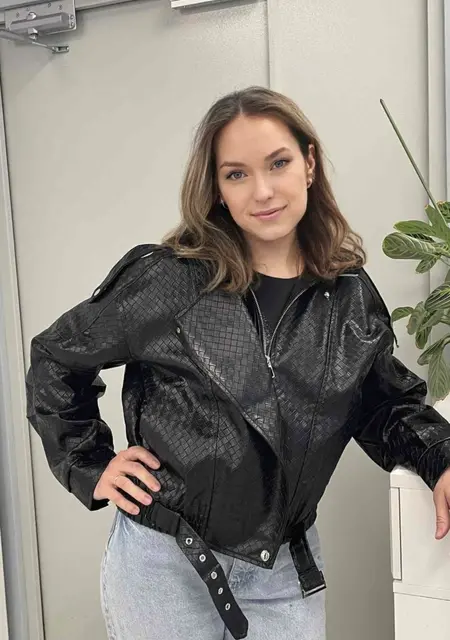 Я Жанна, 35, знакомлюсь для общения в Махачкале
