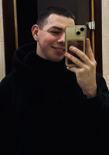 Даниил из Санкт-Петербурга, ищу на сайте знакомства на одну ночь