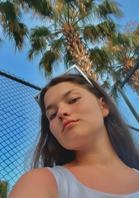 Я Даша, 19, знакомлюсь без обязательств в Ижевске