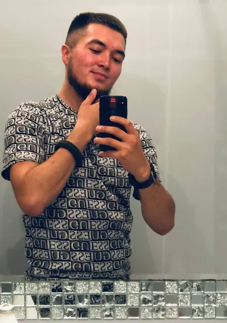 Артем из Донецка, мне 27, познакомлюсь для дружбы