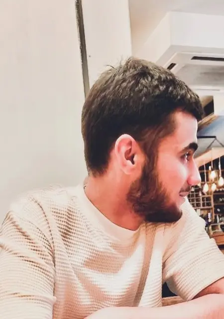 Я Артем, 21, из Лебедяни, ищу знакомства без обязательств