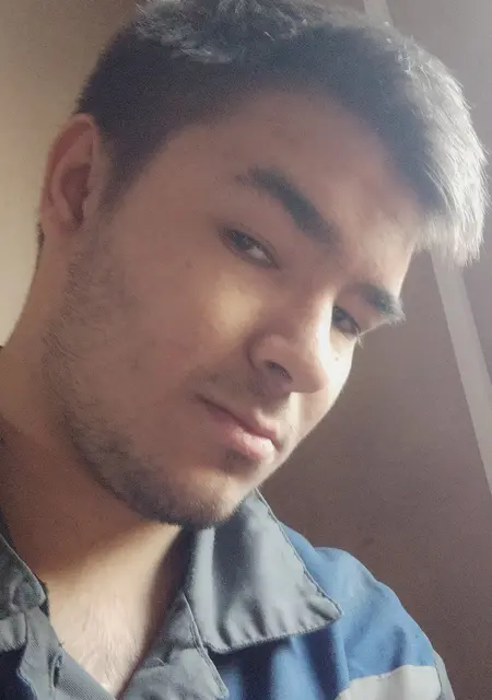 Я Ваня, 22, из Кингисеппа, ищу знакомства на одну ночь