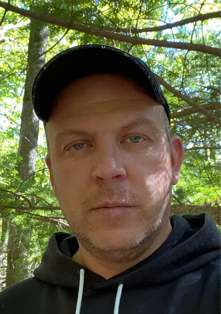 Антон из Дальнереченска, ищу на сайте приятное времяпровождение