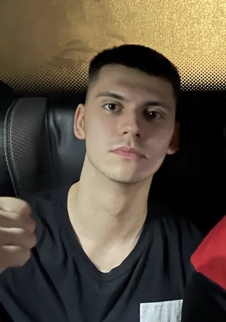 Я Михаил, 21, из Перми, ищу знакомства без обязательств