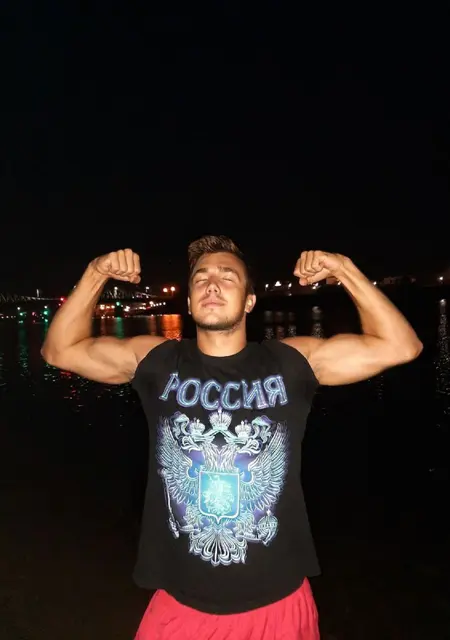 Максим из Твери, мне 21, познакомлюсь без обязательств