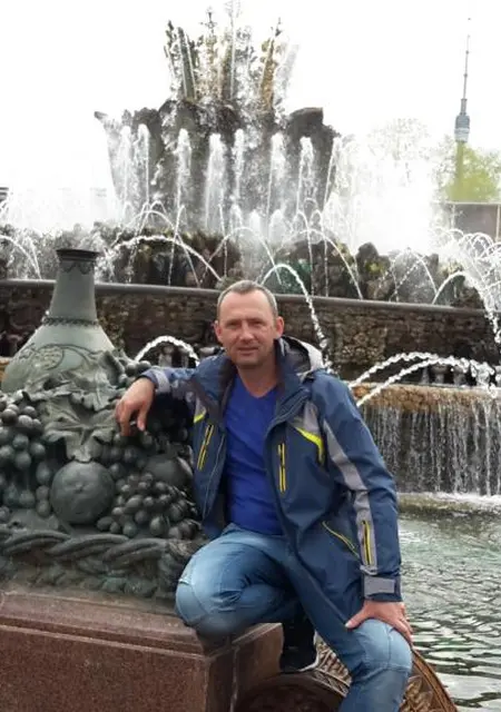 Саша из Сергиева Посада, ищу на сайте знакомства без обязательств