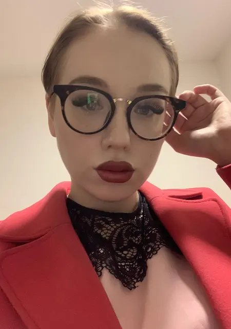Я Алеся, 24, из Благовещенска, ищу знакомства без обязательств