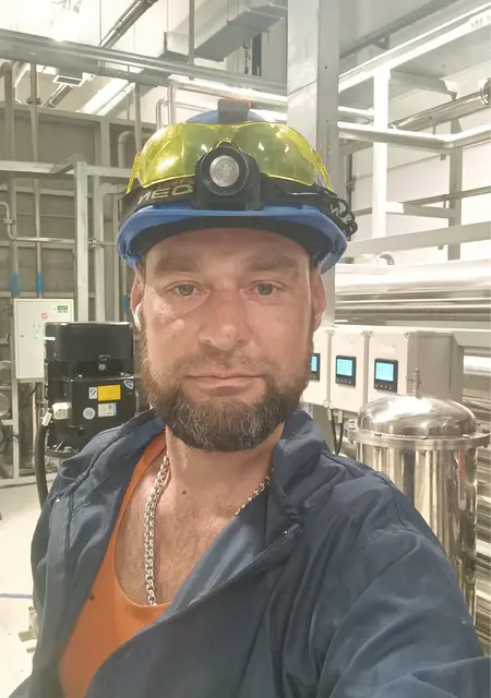 Алексей из Новомосковска, мне 41, познакомлюсь для общения