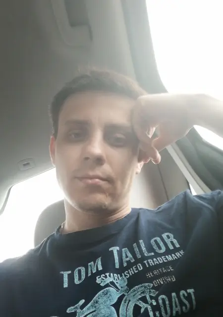 Олег из Звенигорода, мне 35, познакомлюсь для приятного времяпровождения