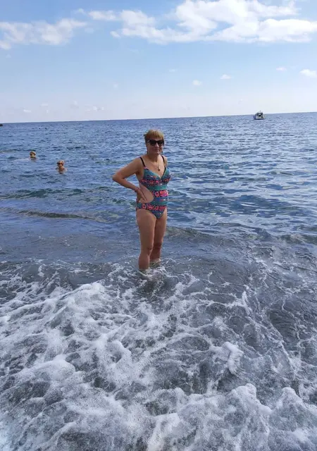 Я Лора, 64, знакомлюсь для приятного времяпровождения в Уссурийске