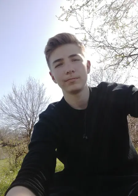 Сергей из Симеиза, мне 23, познакомлюсь на одну ночь