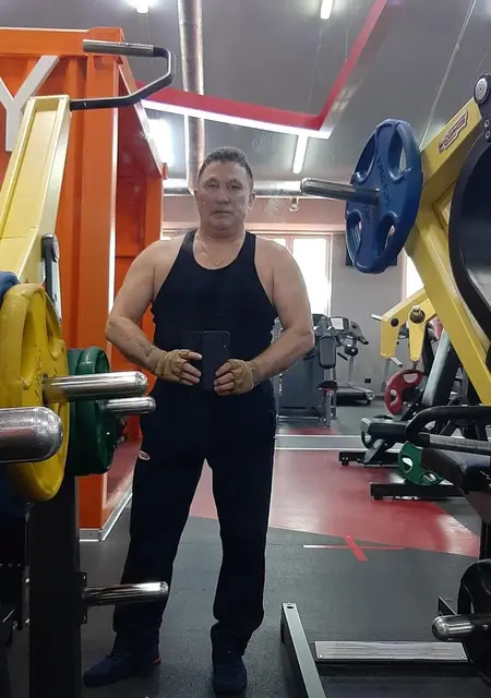 Рашит из Владивостока, ищу на сайте знакомства без обязательств