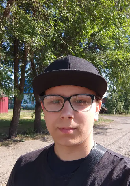 Роман из Бийска, мне 21, познакомлюсь на одну ночь