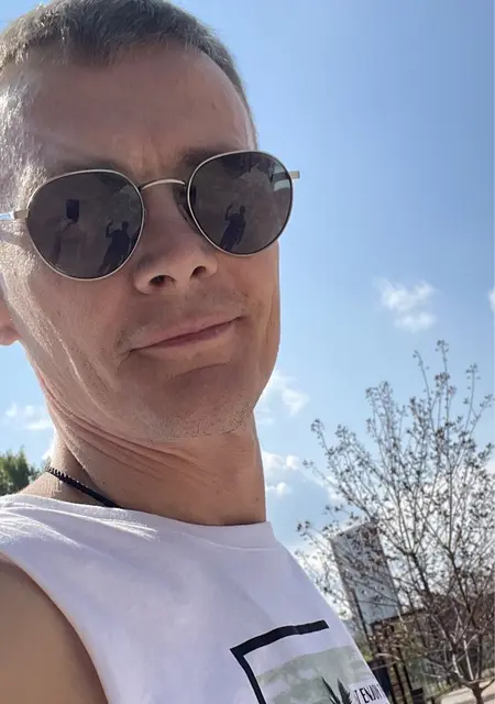 Иван из Санкт-Петербурга, мне 42, познакомлюсь на одну ночь