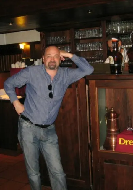 Я Валерий, 56, из Челябинска, ищу знакомства без обязательств