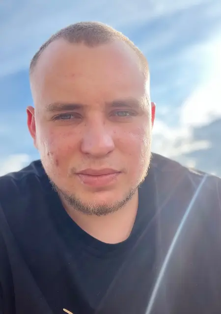 Алексей из Миасса, мне 24, познакомлюсь на одну ночь