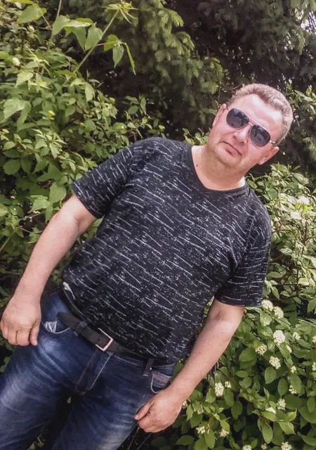 Иван из Минска, мне 55, познакомлюсь для постоянных отношений