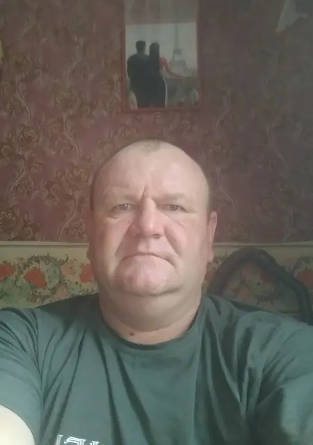 Валентин из Богучара, мне 44, познакомлюсь на одну ночь