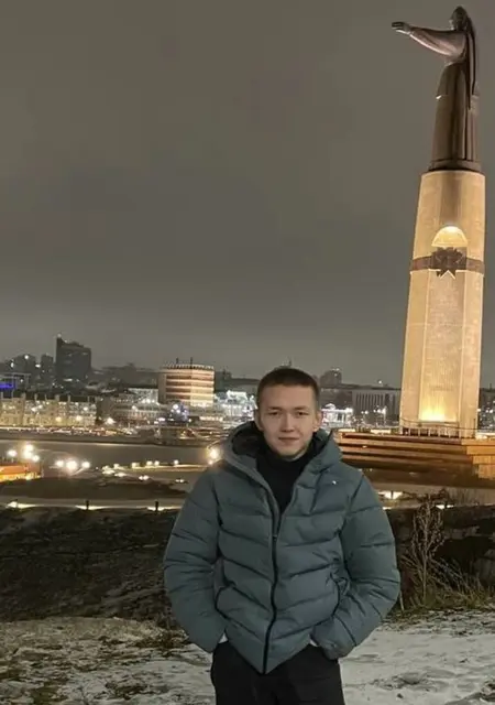 Я Максим, 19, знакомлюсь без обязательств в Чебоксарах