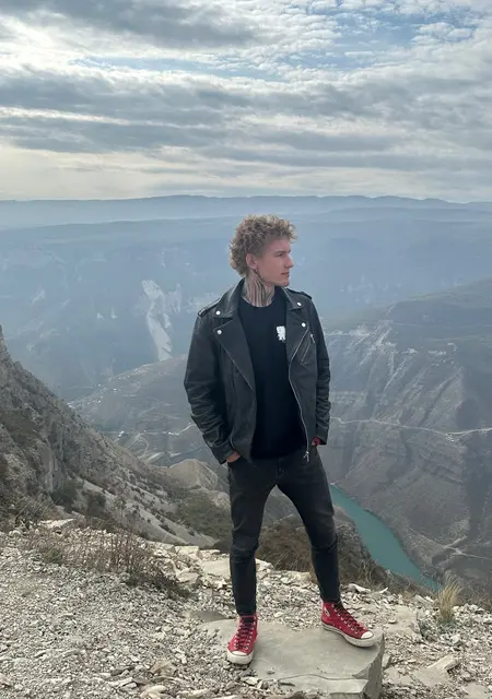 Демид из Ульяновска, мне 21, познакомлюсь для общения