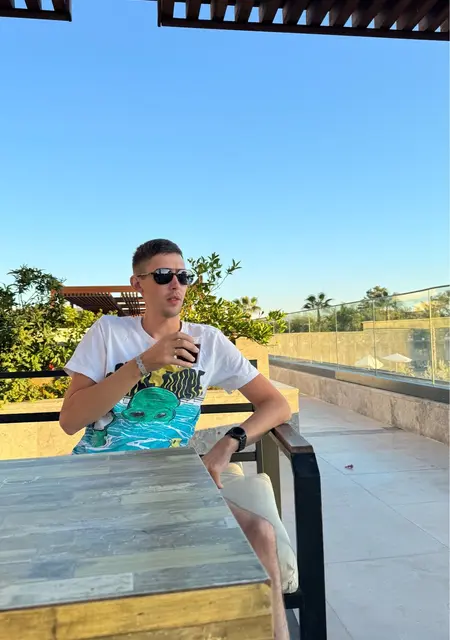 Николай из Екатеринбурга, мне 29, познакомлюсь для приятного времяпровождения